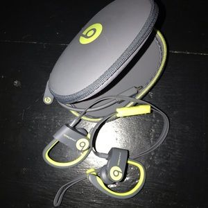 Power Beats Wireless Headphones (Used)